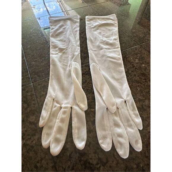 Vintage nylon gloves - Picture 4 of 4